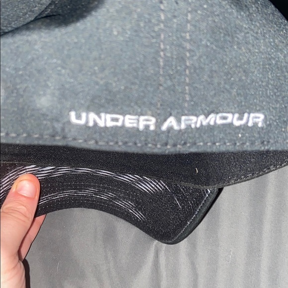 Under Armour Hat - Picture 5 of 5